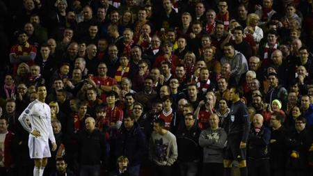 Cristiano Ronaldo, en un partido con el Madrid en Anfield