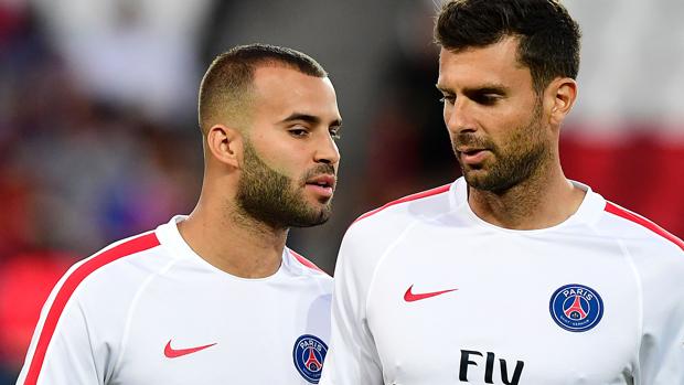 Jesé, junto a Thiago Motta, antes de un partido del PSG