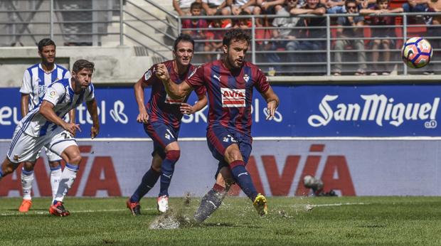 Así ha lanzado Pedro León el penalti