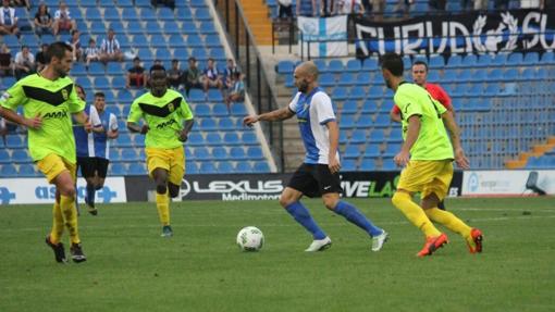 El Eldense, con su segundo uniforme, en el duelo ante el Hércules