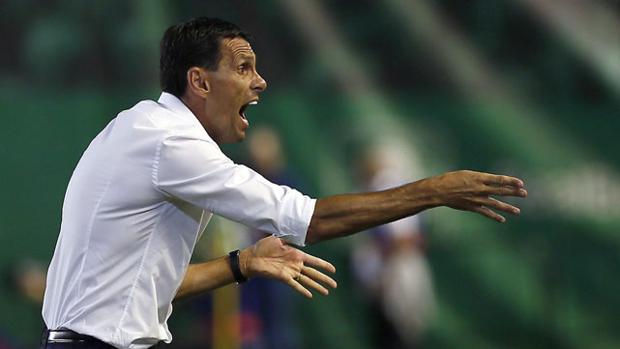 Poyet le insiste a su plantilla: «Ganar y ganar»