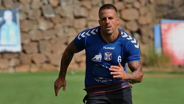 Vitolo, centrocampista del Tenerife