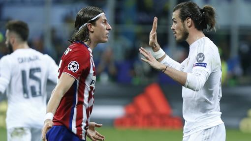 Filipe Luis y Bale en la final de Milán