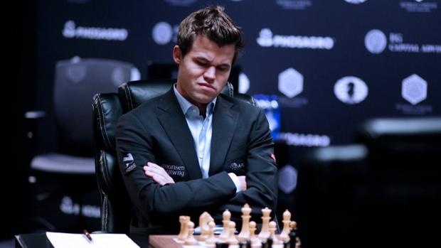 Carlsen, castigado por no atender a la prensa tras su derrota