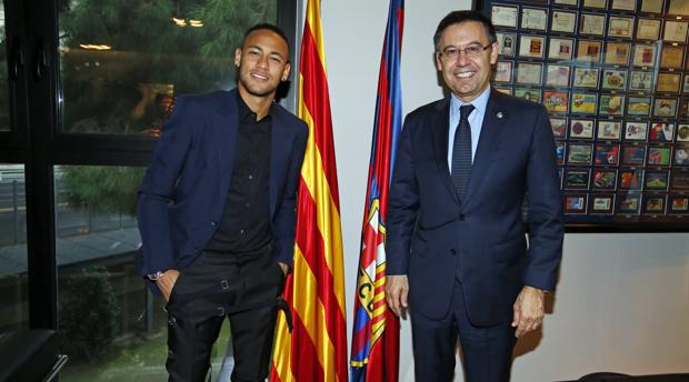 Bartomeu y Neymar. Hacienda pide al Barcelona 19 millones