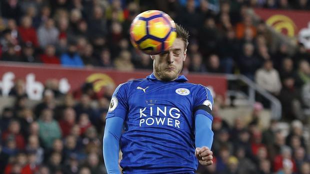 El Leicester se viste de campeón y golea al City