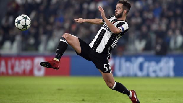 La Juventus afianza su liderato con un vital triunfo en el derbi