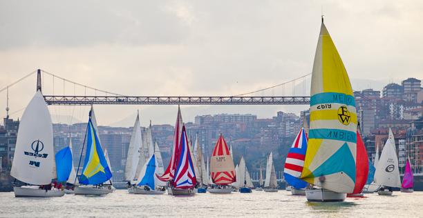 &quot;Ashandar&quot; y &quot;Sandra I&quot; ganan la clásica Regata del Gallo