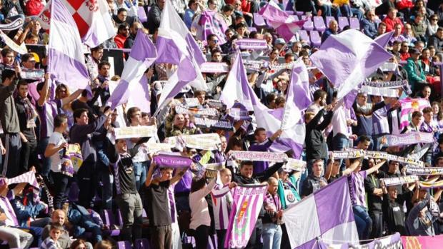 Un gol de Raúl de Tomás otorga un merecido triunfo al Real Valladolid