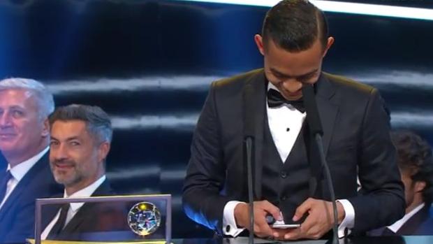 El desliz de Mohd Faiz Subri, ganador del premio Puskas al mejor gol de 2016