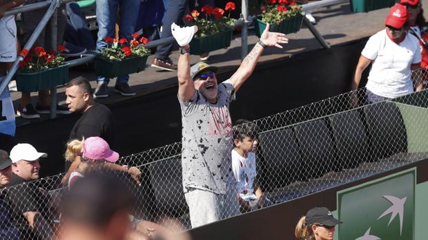 Los gritos de Maradona molestan a los tenistas argentinos