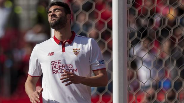 Asenjo frena al Sevilla