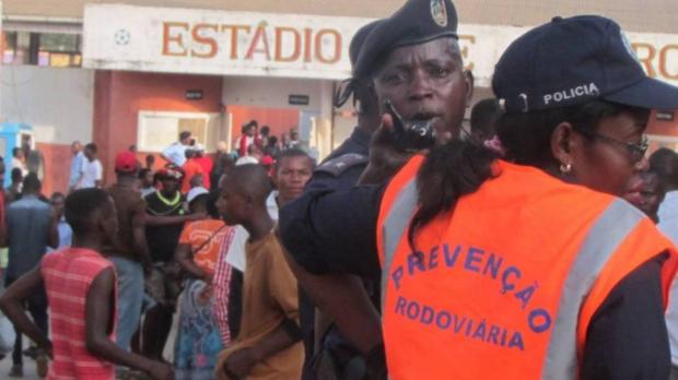 Tragedia en Angola: 17 muertos tras una estampida en un estadio de fútbol