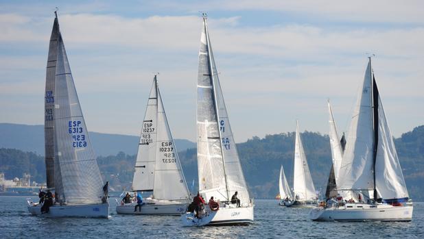 La Interclubes Ría de Pontevedra se reanuda en Portonovo