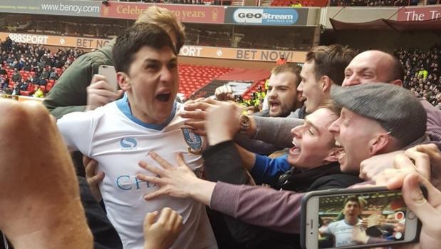 Forestieri celebra su gol ante el Nottingham Forest