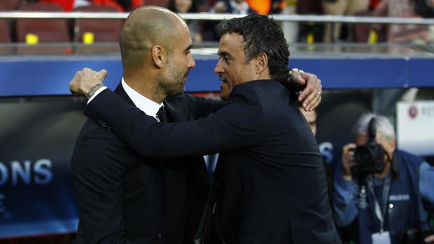 Guardiola y Luis Enrique, en un duelo entre Barça y Bayern de 2015 en el Camp Nou