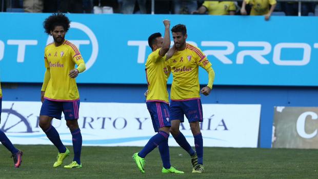 Cádiz CF-Rayo (1-0) Otro rayito de ilusión