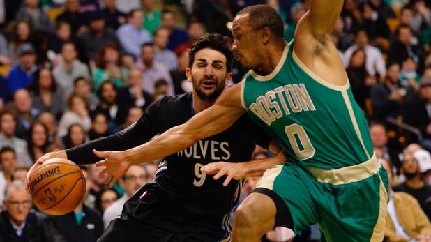 El «alley oop» más asombroso de Ricky Rubio