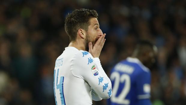 Mertens, del banquillo a la gloria en diez segundos