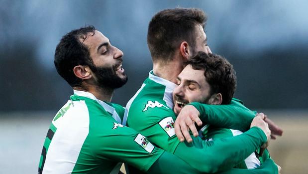 Los jugadores del Somozas celebran un gol esta temporada