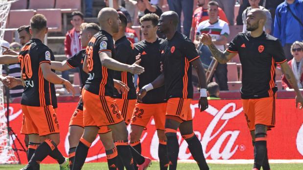 El Valencia hunde al Granada