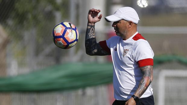 El Sevilla ve «inaceptable» la reunión de Sampaoli con la AFA