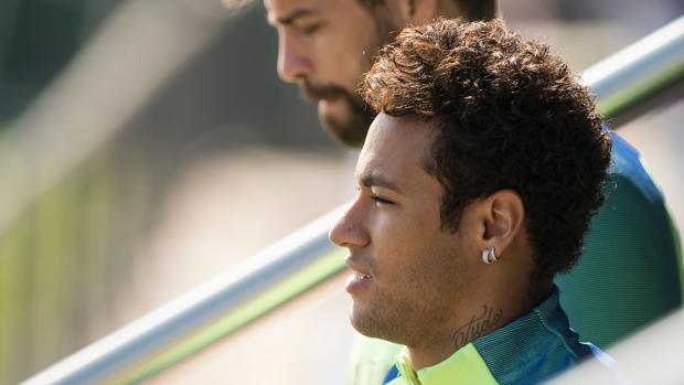 Neymar durante el entrenamiento de este domingo en la Ciudad Deportiva