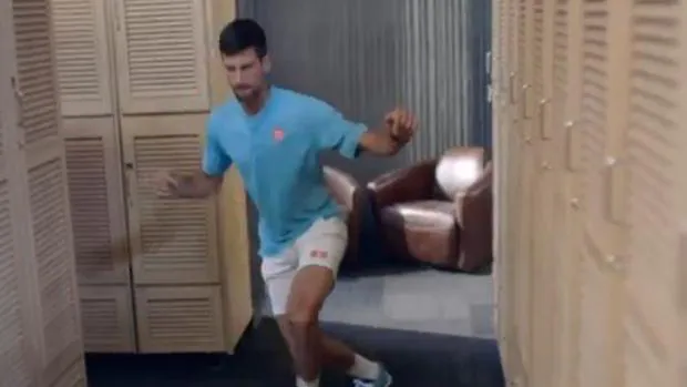 El peculiar método de Novak Djokovic para concentrarse en el vestuario