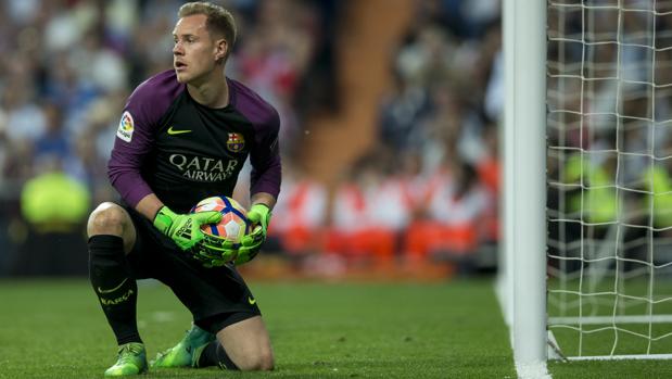 Ter Stegen durante el partido que el Barcelona disputó en el Bernabéu