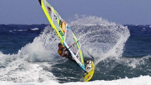 Morenotwins organiza el Campeonato de Canarias de windsurf olas