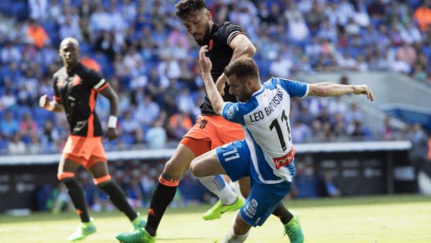 Gayá arranca tres puntos para el Valencia