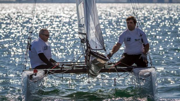 Juan Luis Páez, primer líder de la Copa de Andalucía de Catamarán