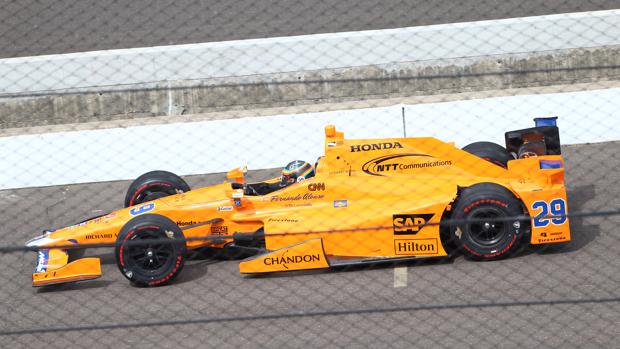 Alonso debuta en la Indy a medio segundo de los mejores