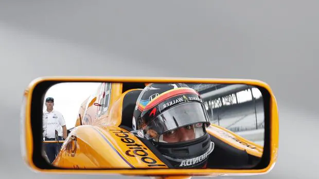 Alonso, en su coche de la Indy 500