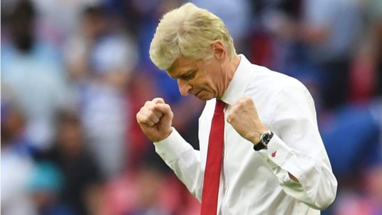 El técnico francés celebrando durante la final de la FA Cup, el pasado sábado