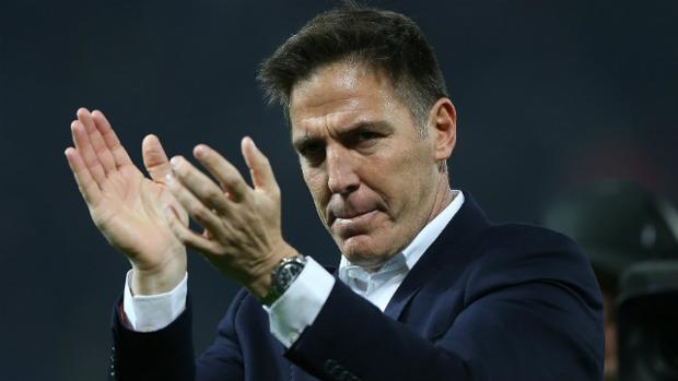 El representante de Berizzo dice que están «muy lejos» del Sevilla