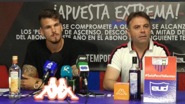 El Extremadura ha presentado este lunes al centrocampista Pardo, ex del Mérida