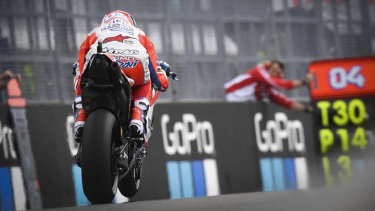 Andrea Dovizioso, en acción durante la FP1 del GP de Alemania