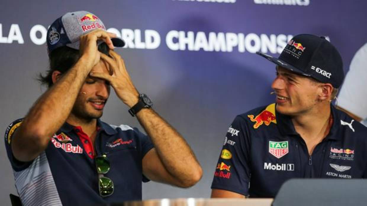 Carlos Sainz y Max Verstappen, durante la rueda de prensa del jueves en Austria