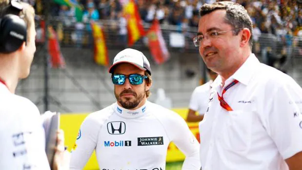 Eric Boullier, con Fernando Alonso