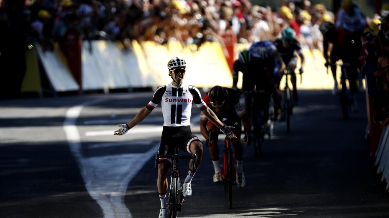 Matthews gana y Froome recupera el maillot amarillo