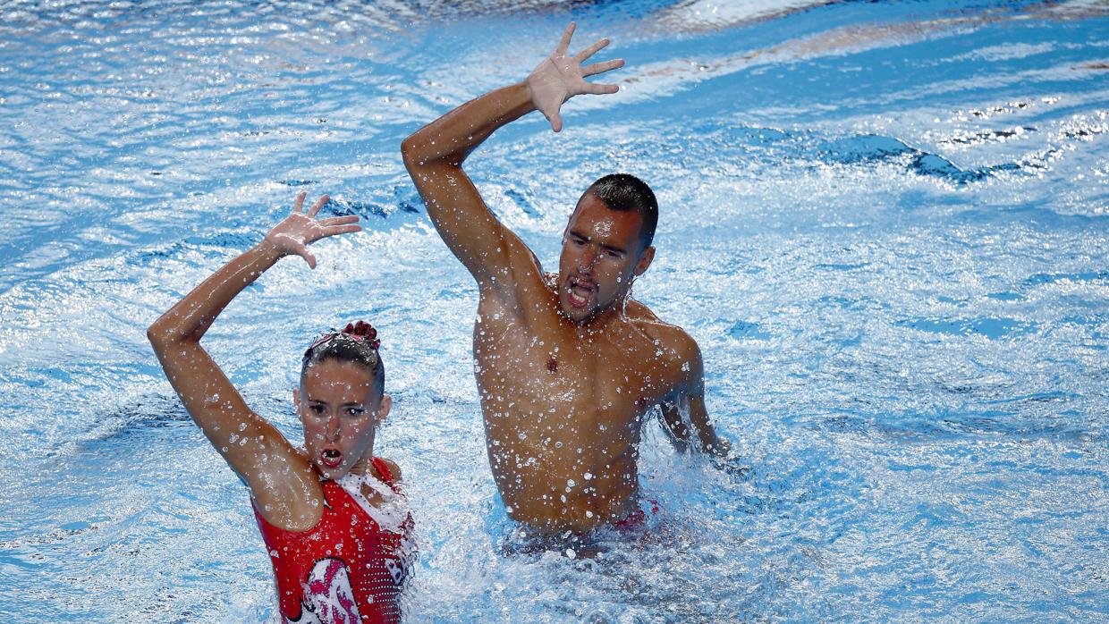 Berta Ferreras y Pau Ribes, durante su ejercicio en Budapest