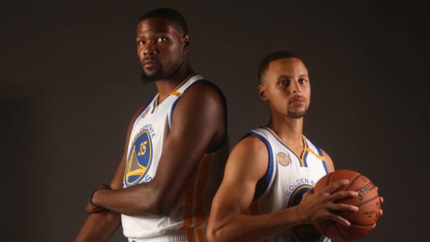 Kevin Durant y Stephen Curry, jugadores de los Golden State Warriors