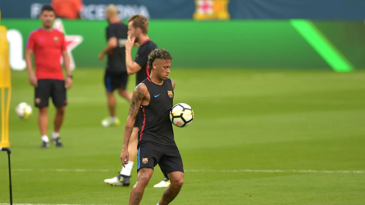Neymar durante un entrenamiento del Barcelona en Estados Unidos