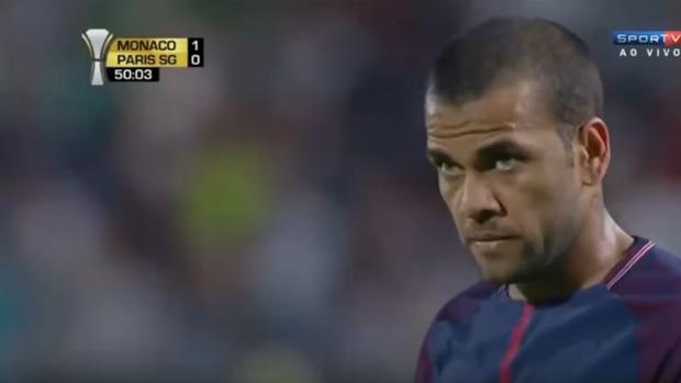 Dani Alves le gana la supercopa francesa al PSG