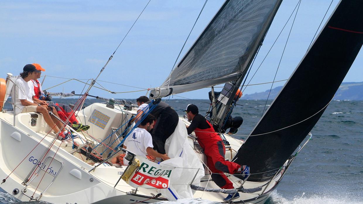 El «Gorilón», de Juan Bedía, vencedor absoluto de la XXII Regata El Gaitero