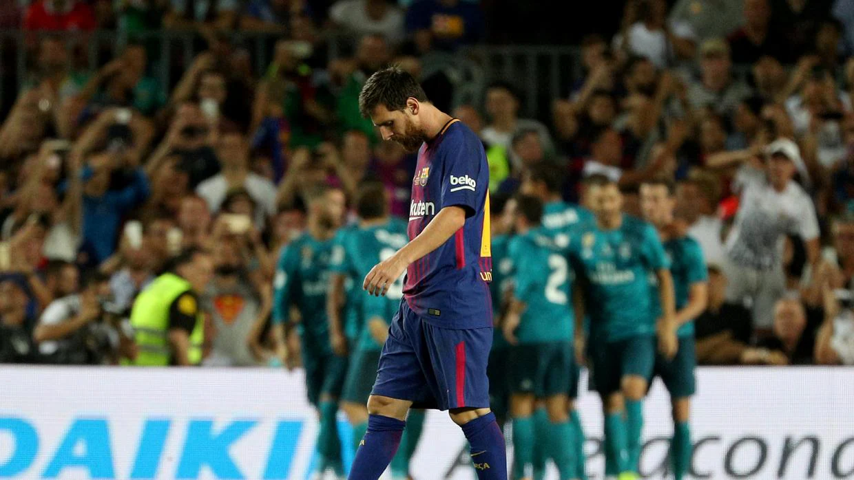 Messi, cariacontecido tras un gol del Madrid en la Supercopa