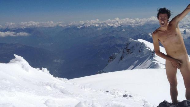 Kilian Jornet, desnudo en el Mont Blanc