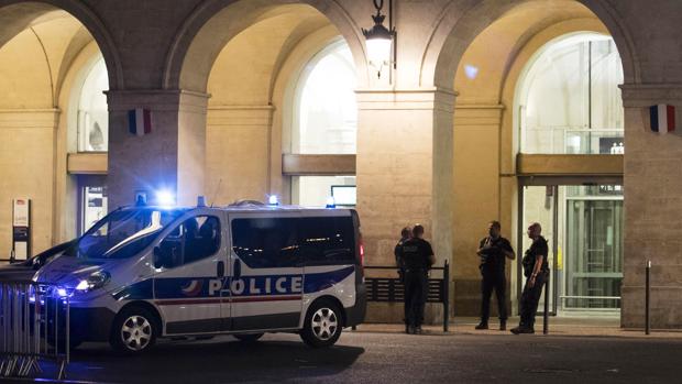 Confusión y psicosis en Nimes, sede de la primera etapa de la Vuelta