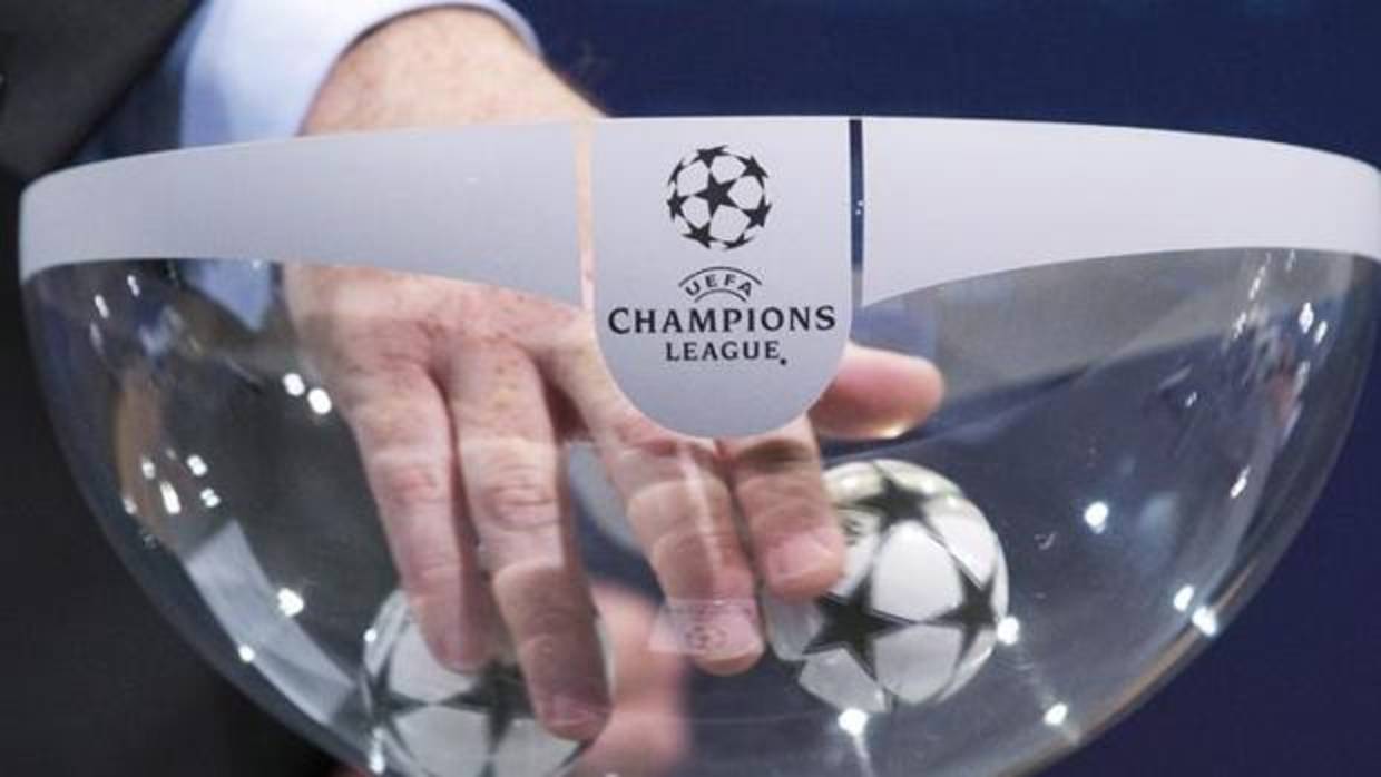 Sorteo de la fase de grupos de la Champions League de la pasada edición